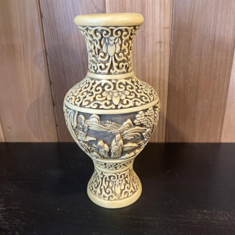 Vtg Asian-Style Carved Resin Vase Scenic Detail Ornate Home Decor Made In Italy - Picture 4 of 9